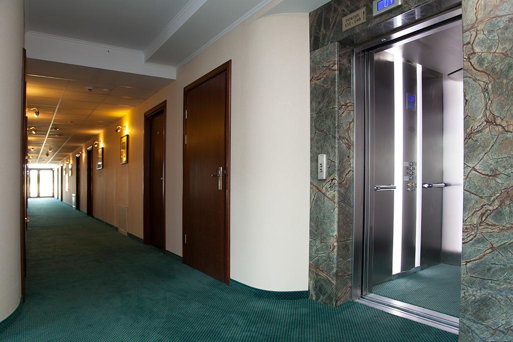 Hotel Fox Wolbórz Екстериор снимка