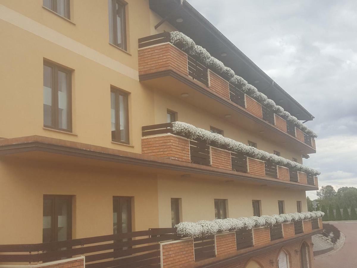 Hotel Fox Wolbórz Екстериор снимка